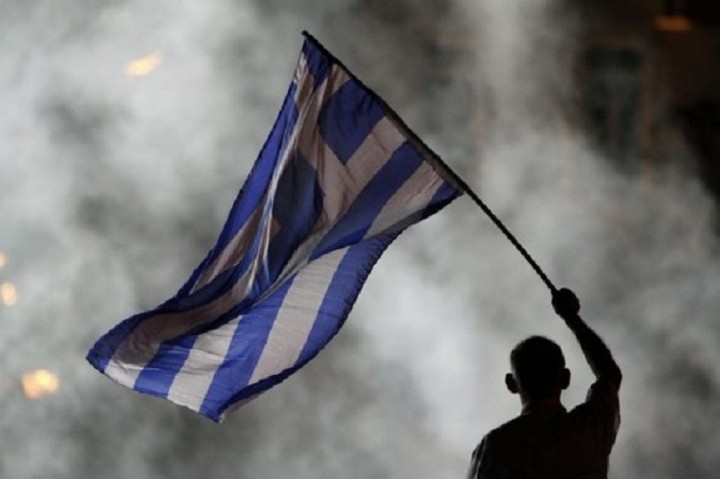 Telegraph: «Ήρθε η ώρα για την Ελλάδα να εγκαταλείψει το ευρώ και να πάει παρακάτω»
