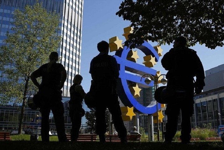 Στο δρόμο της εξόδου από την τρόικα η ΕΚΤ - Ακολουθεί και το ΔΝΤ