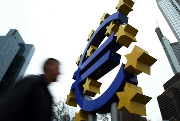 Welt: 'Eκτακτες πιστώσεις 60 δισ. ευρώ για την Ελλάδα από την EKT 