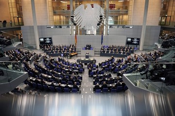 Γερμανικό ΥΠΟΙΚ: Η Ελλάδα να παρουσιάζει το σχέδιό της στο Eurogroup