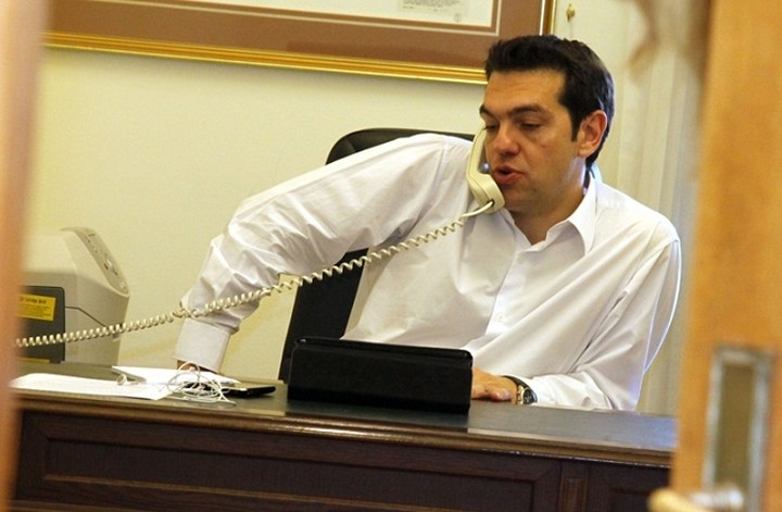 "Εποικοδομητική και σε καλό κλίμα" η τηλεφωνική επικοινωνία Γιούνκερ-Τσίπρα