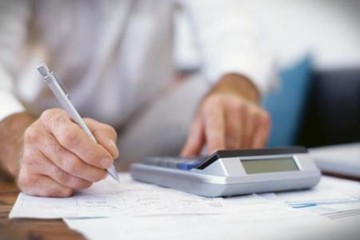 Σε διευκρινίσεις προέβη το ΥΠΟΙΚ για τα Bonus των εφοριακών