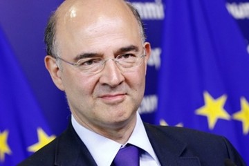 Moscovici: "Όλοι έχουμε τον ίδιο στόχο να μείνει η Ελλάδα στην Ευρωζώνη"