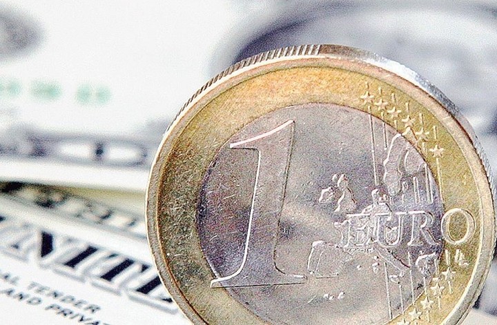 Σε σταθερή τροχιά το ευρώ