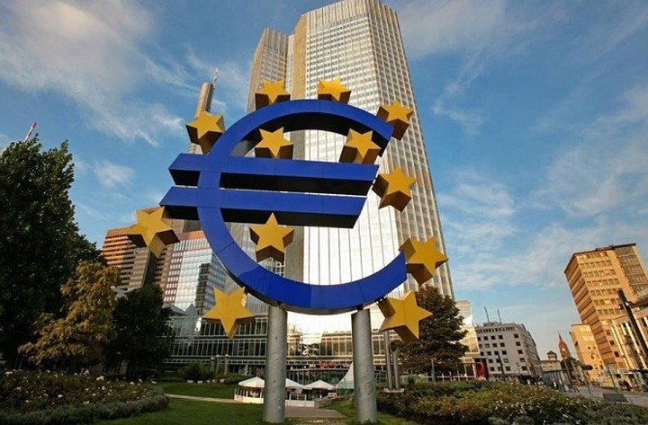 Η ΕΚΤ διαψεύδει την FAZ περί κεφαλαιακών ελέγχων