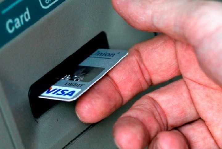 Ξεπέρασαν το 1 δισ. ευρώ οι εκροές καταθέσεων το τελευταίο διήμερο