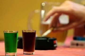 Πιθανή αύξηση του ΦΠΑ σε ποτά και τσιγάρα