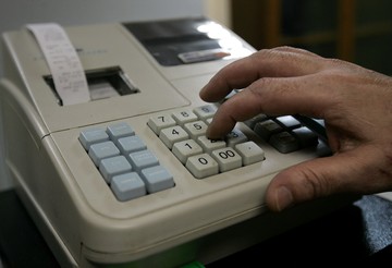 Η νέα εξαγγελία Βαρουφάκη για τις αποδείξεις και οι αλλαγές που φέρνει για ένα εκατομμύριο επαγγελματίες