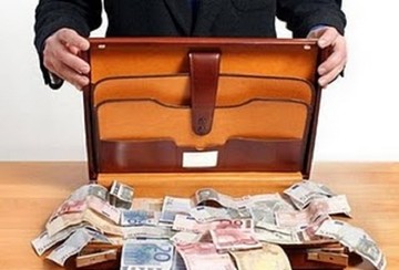 Φόρος 80% στις «μαύρες» καταθέσεις