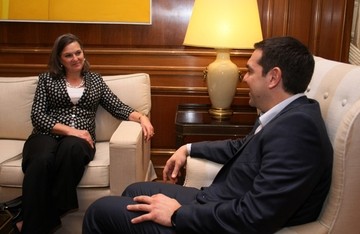 Χωρίς δηλώσεις ολοκληρώθηκε η συνάντηση του Αλέξη Τσίπρα με την βοηθό ΥΠΕΞ των ΗΠΑ