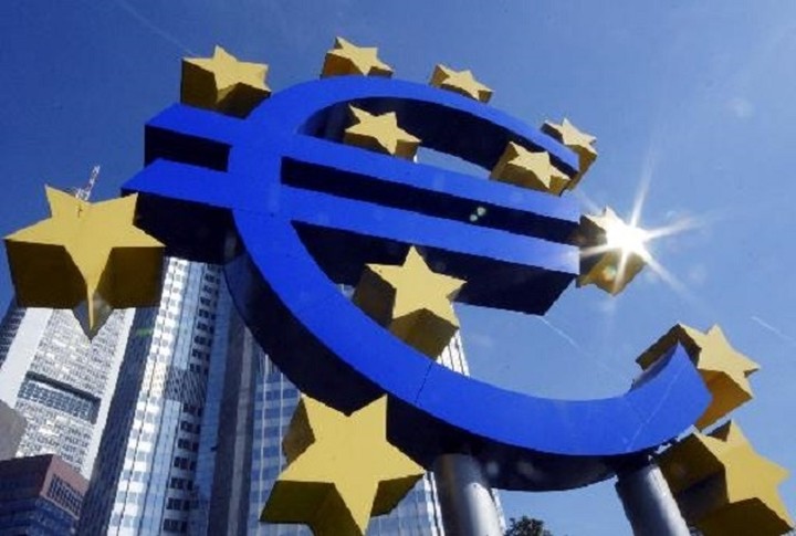 Guardian: Πιθανότητα να λάβει η Ελλάδα 1,9 δις € από την ΕΚΤ εάν «ικανοποιήσει» τους πιστωτές της