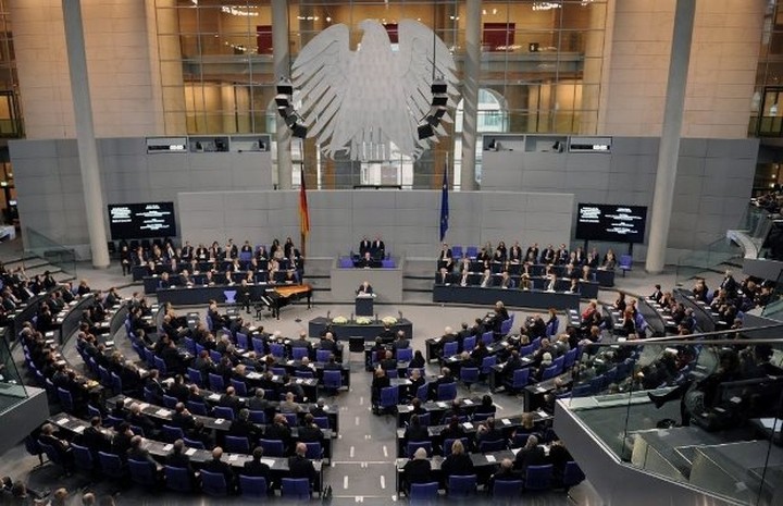 Η Bild ρωτά τους Γερμανούς βουλευτές αν θα συμφωνήσουν σε ένα τρίτο πακέτο βοήθειας για την Ελλάδα