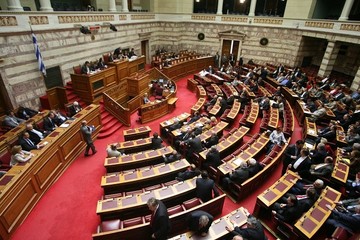 Επιστημονική υπηρεσία Βουλής: Ενστάσεις για την «παρακράτηση» 26%