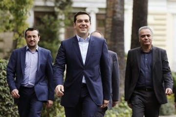 Times:«Ο Τσίπρας πυροδότησε μια πολιτική κρίση που κατέστρεψε την εμπιστοσύνη»