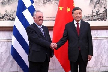 Εγκαινίασαν Δραγασάκης και Μα Κάι το «Έτος Ναυτιλιακής Συνεργασίας Ελλάδας-Κίνας 2015»