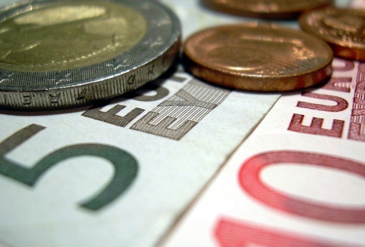 Reuters:«Εναλλακτικό νόμισμα παράλληλα με το ευρώ για την Ελλάδα»