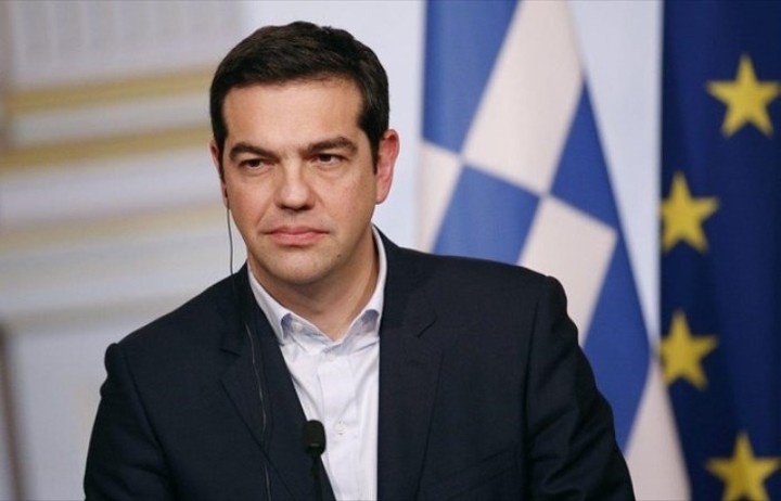 Telegraph: Ο Τσίπρας αντιστέκεται αλλά οι δανειστές μπορεί να τον εξαναγκάσουν σε στροφή 180 μοιρών