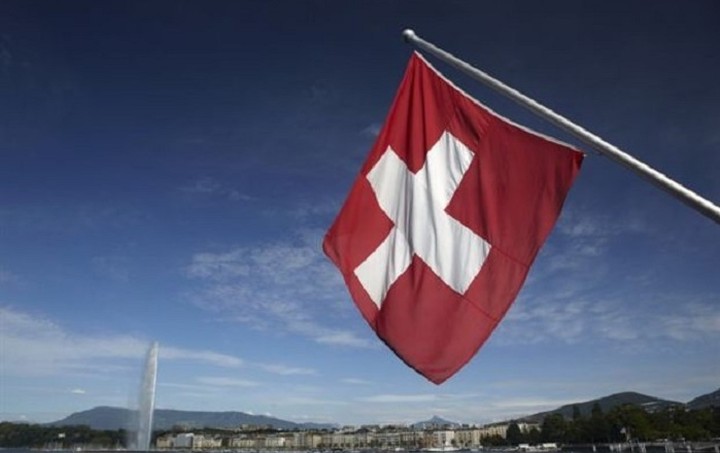 Απίστευτο: Η Ελβετία δανείστηκε για 10 χρόνια με αρνητικό επιτόκιο
