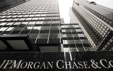 JPMorgan: Η Ελλάδα δεν πρόκειται να κηρύξει στάση πληρωμών