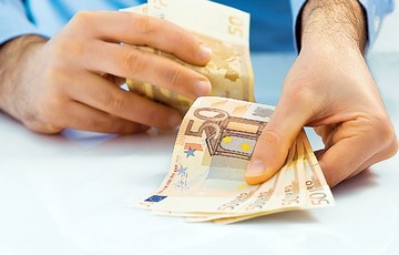 Σχεδόν 1 δις ευρώ αγγίζουν οι ρυθμισμένες οφειλές