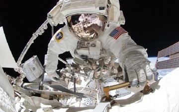 Η NASA σε πληρώνει 18.000$ για να κοιμάσαι!