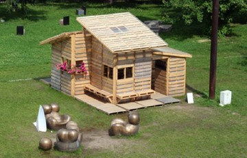 Ένα ξύλινο σπίτι που όλοι θα θέλαμε να έχουμε - Το απίστευτο ότι μπορείς να το φτιάξεις μόνος σου!
