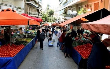 «Πάρτι» μαύρου χρήματος στις λαϊκές αγορές - Τι καταγγέλουν παραγωγοί και πωλητές 