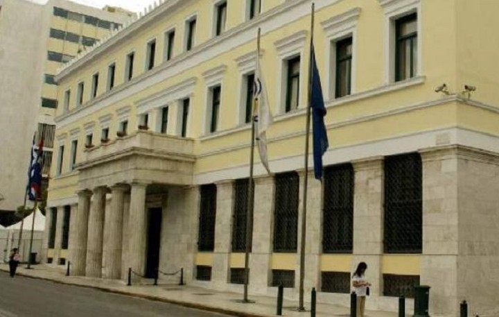 Το δημοτικό συμβούλιο του δήμου Αθηναίων αποφάσισε τη μη εφαρμογή της ΠΝΠ