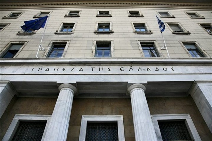 Τι υπόσχεται η ΤτΕ σε Ταμεία και Δήμους για τις καταθέσεις τους