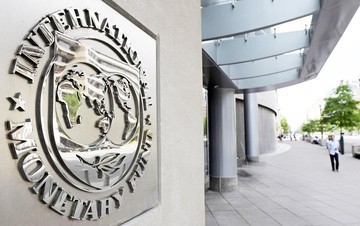 WSJ: Το ΔΝΤ περιορίζει τις απαιτήσεις του από την Ελλάδα