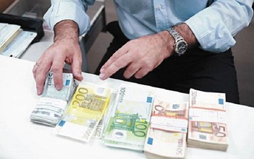 O Big Brother στις καταθέσεις