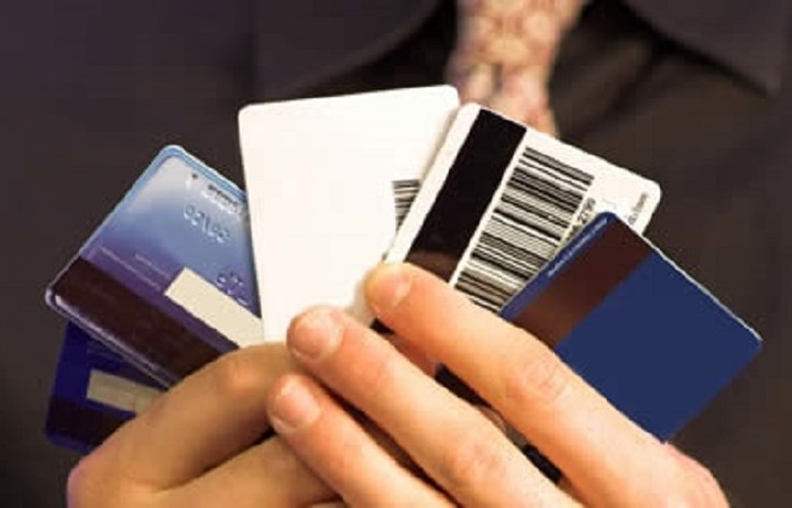 Η «έξυπνη» κάρτα που θα αντικαταστήσει όλες τις πιστωτικές κάρτες