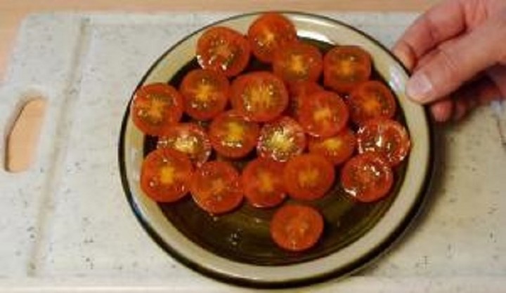 Πως θα κόψετε γρήγορα ντομάτες