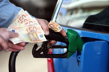 Crash test: βενζίνη, πετρέλαιο, ή υγραέριο για το ΙΧ μου; 