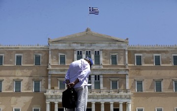 To Γραφείο Προϋπολογισμού της Βουλής εκπέμπει SOS: «Η οικονομία υποτροπιάζει»