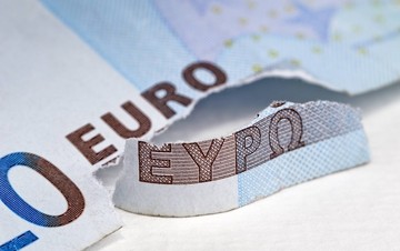 Πέντε λόγοι κατά της εξόδου της Ελλάδας από το ευρώ