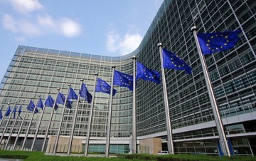 Κομισιόν: Από κοινού με ΕΚΤ, ΔΝΤ αποσκοπούμε σε μια συμφωνία για την Ελλάδα