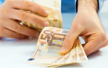 Στα 200 με 300 ευρώ η κύρια σύνταξη με ρήτρα μηδενικού ελλείμματος