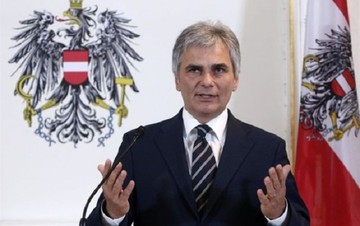 Αυστριακός καγκελάριος: Θέλουμε να παραμείνει η Ελλάδα στο ευρώ, αλλά τίποτε δεν χαρίζεται