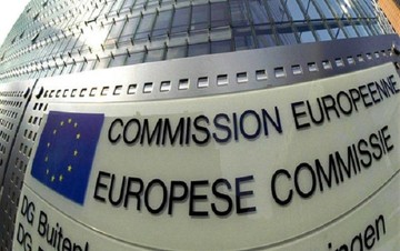 Bloomberg: Σχέδιο εκτάκτου ανάγκης για τις ελληνικές τράπεζες ετοιμάζει η ΕΕ