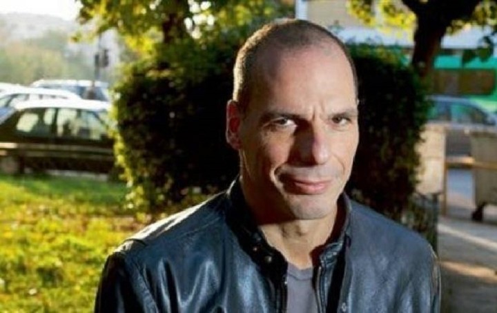 Βαρουφάκης: Δεν το κουνάω από το υπουργείο