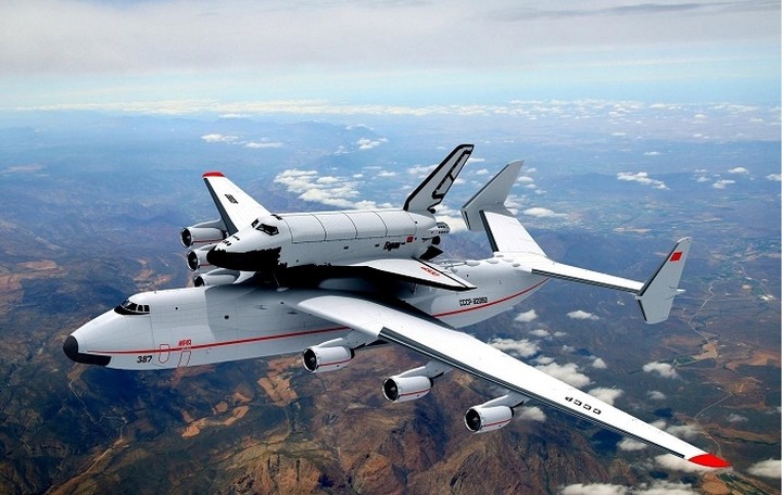 Αυτό είναι το μεγαλύτερο αεροπλάνο στον κόσμο