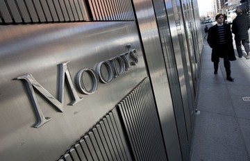 Moody’s: Μία έξοδος της Ελλάδας από την Ευρωζώνη ενέχει κινδύνους μετάδοσης