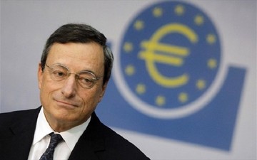 FT: Ο Μάριο Ντράγκι ανησυχεί για τις αντοχές της ευρωπαϊκής οικονομίας