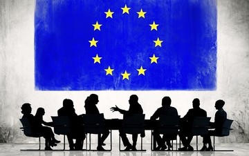 Economist: Πιθανότερο σενάριο η επίτευξη συμφωνίας Ελλάδας - δανειστών