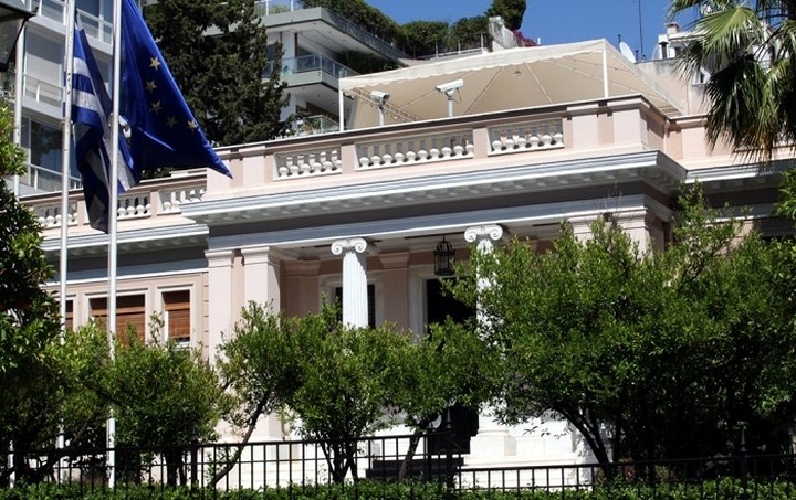 Μαξίμου: Δεν έχουμε προτείνει δυο συντελεστές ΦΠΑ
