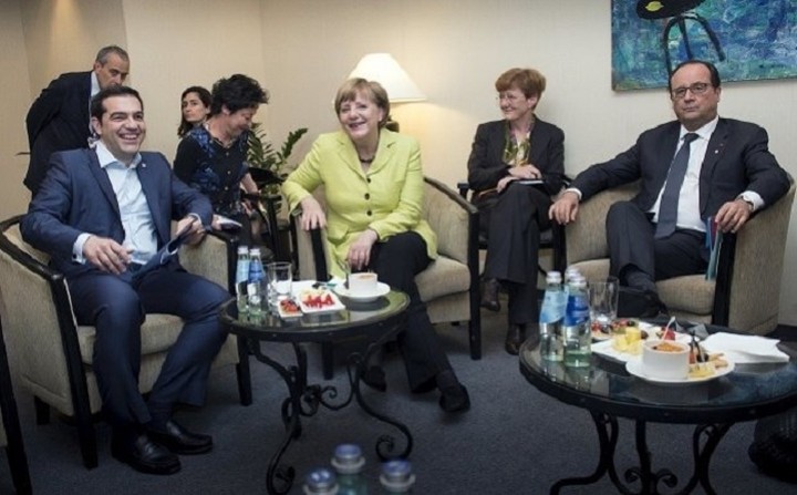 Le Monde: Μέρκελ και Ολαντ θέλουν συμφωνία αλλά το ΔΝΤ εμμένει στην αδιαλλαξία