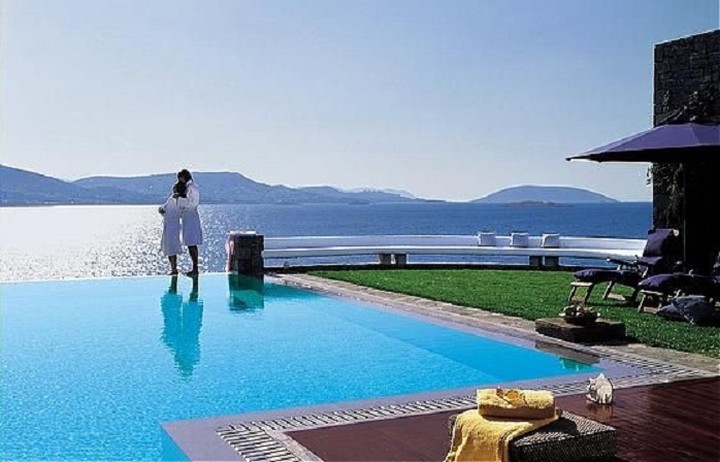 Στην Ελλάδα το ακριβότερο δωμάτιο ξενοδοχείου στον κόσμο - Δείτε το top 10