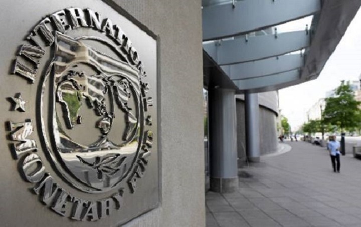 ΔΝΤ: Συντομεύετε και επικεντρωθείτε στο χρέος