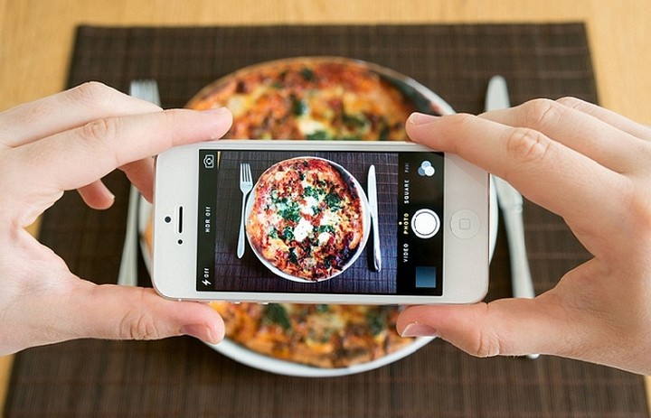 Νέα υπηρεσία της Google μετράει τις θερμίδες του φαγητού από τη φωτογραφία